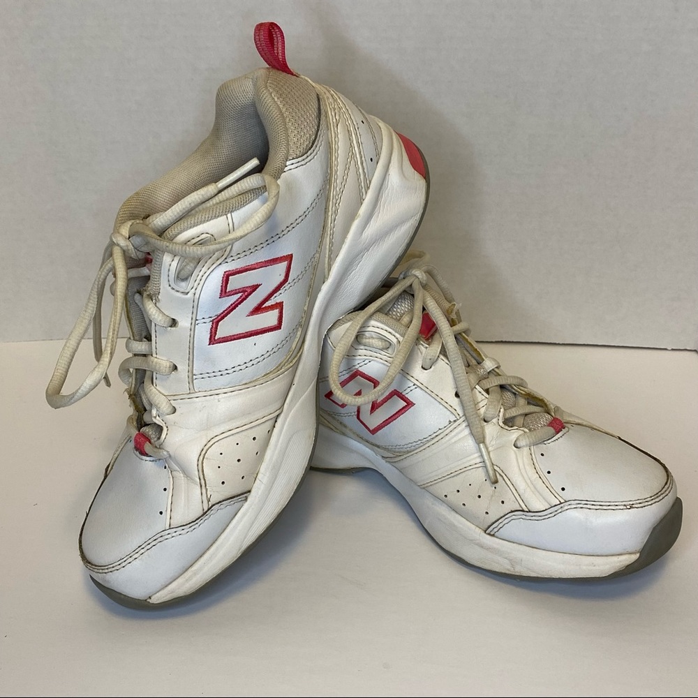 New Balance 623 White Leather Sneaker Shoes with Pink Accents Women’s Size 7.5